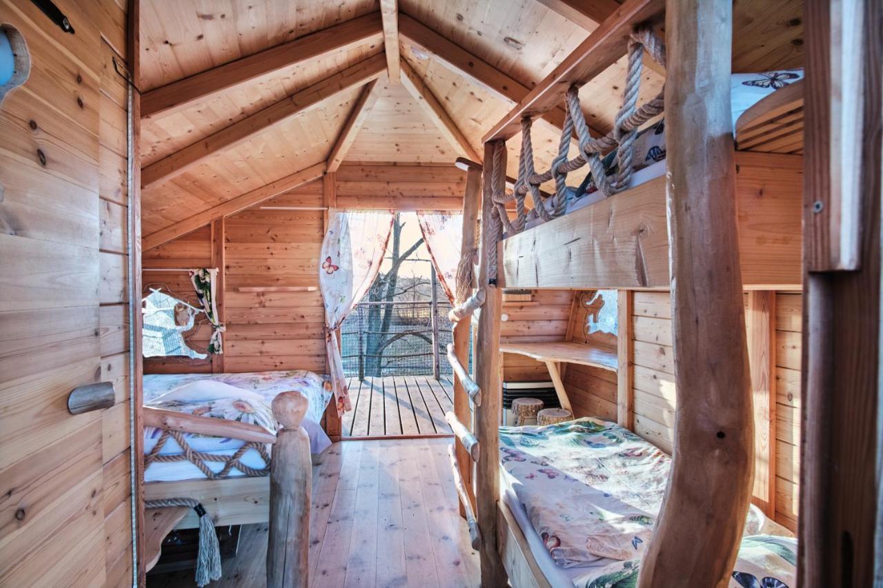 Вилла Treehouse Kremilek Jesenice  Экстерьер фото