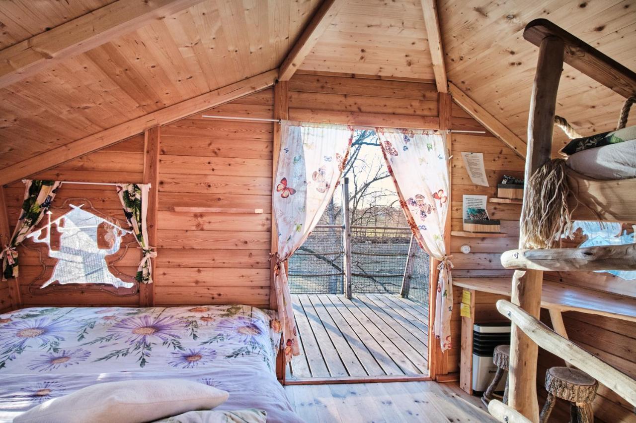 Вилла Treehouse Kremilek Jesenice  Экстерьер фото