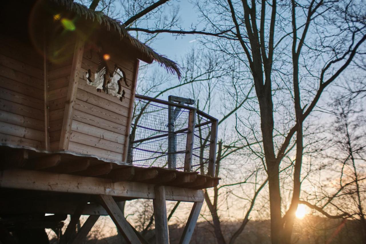 Вилла Treehouse Kremilek Jesenice  Экстерьер фото